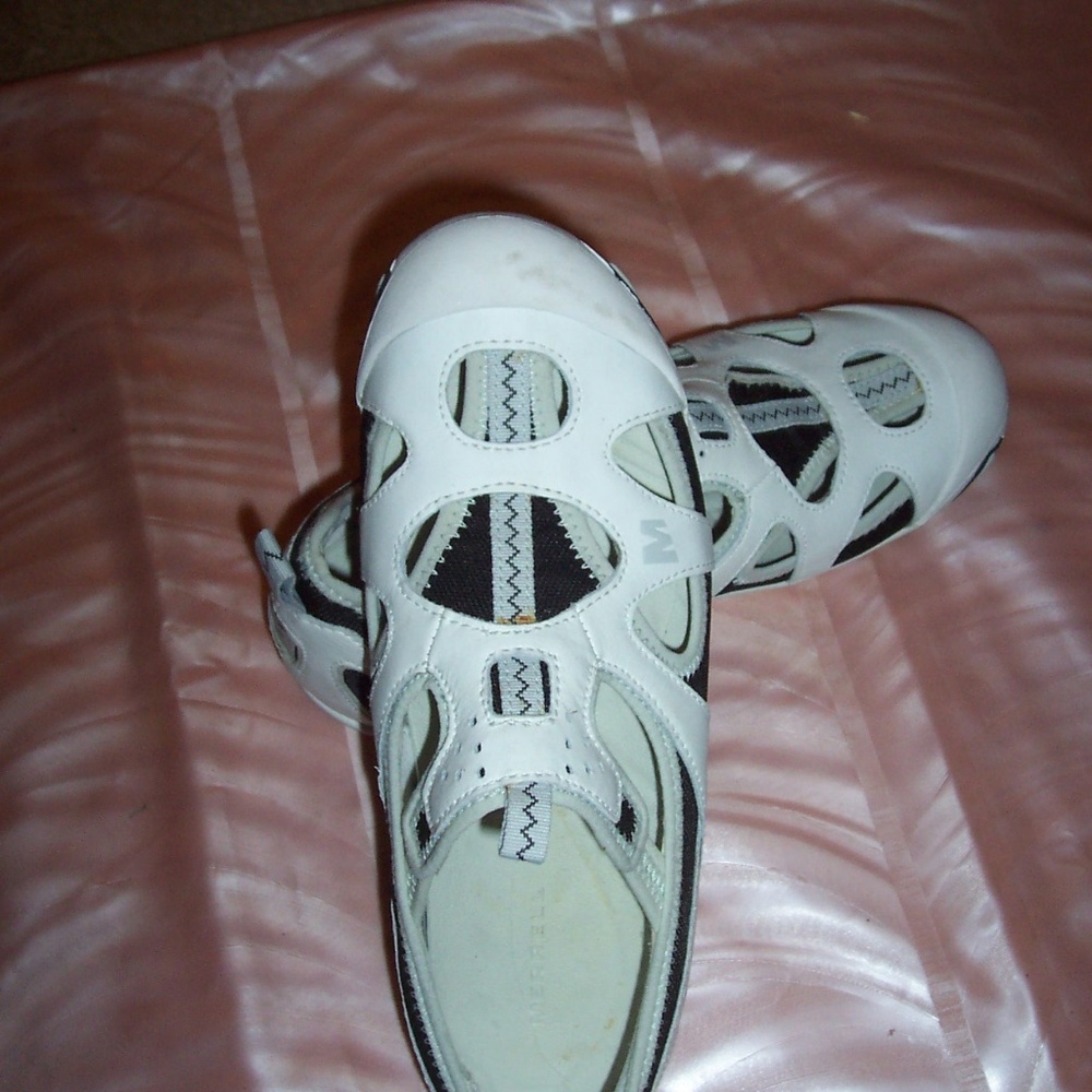 Merrill Rista Sneakers - Picture 3 of 3